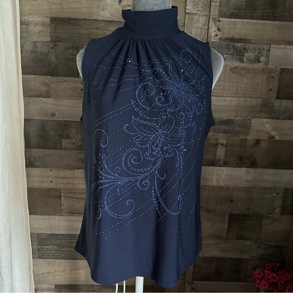 Bleeker & Mcdougal Tops - Chic Navy Sleeveless Blouse with Floral Design